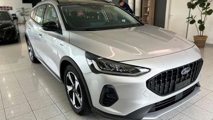 Gebraucht Ford Focus Active 120 PS (88 kW) 2023 Grau Kombi