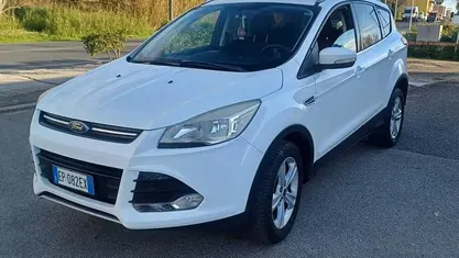 Bianco Usata 2013 Ford Kuga SUV | 8900 € (Buon prezzo)