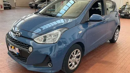 Blu Usata 2017 Hyundai i10 Style Due volumi | 8500 € (Buon prezzo)