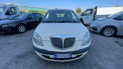 Usata Lancia Ypsilon 80 CV (58 kW) 2004 Beige Utilitaria