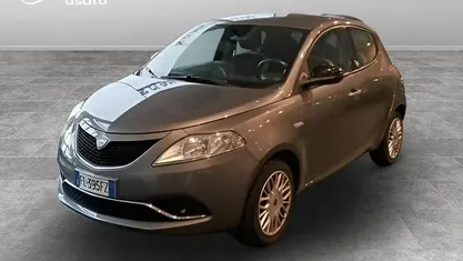 Usata Lancia Ypsilon Gold 69 CV (50 kW) 2017 Utilitaria
