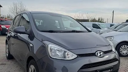 Grigio Usata 2014 Hyundai i10 Comfort Due volumi | 6000 € (Buon prezzo)