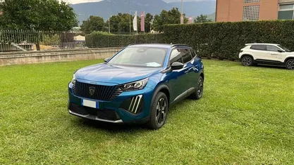 Usata Peugeot 2008 Allure 131 CV (96 kW) 2025 SUV