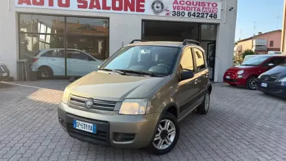 Usata Fiat Panda Climbing 60 CV (44 kW) 2008 Giallo Utilitaria