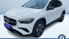 Bianco pastello Usata 2024 Mercedes GLA200 Advanced SUV | 39.200 € (Super prezzo)