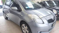 Grigio Usata 2007 Toyota Yaris Sol Tre volumi | 3200 € (Buon prezzo)