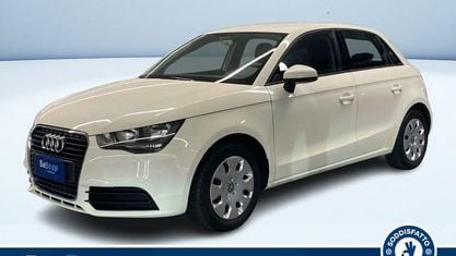 Käytetty Audi A1 Sportback Attraction 86 HP (63 kW) 2012 Valkoinen Viistoperä