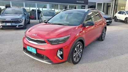 Rosso Usata 2022 Kia Stonic Style SUV | 16.400 € (Buon prezzo)