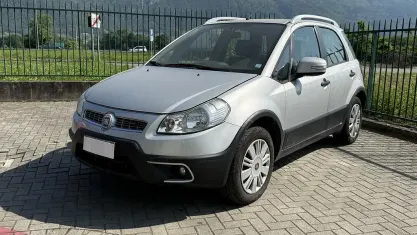 Usata Fiat Sedici Dynamic 135 CV (99 kW) 2014 Argento SUV