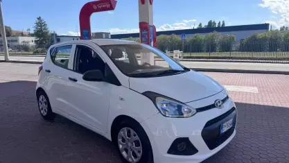 Usata Hyundai i10 Comfort 66 CV (48 kW) 2015 Bianco Utilitaria