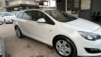Usata Opel Astra Cosmo 136 CV (100 kW) 2015 Bianco Station wagon