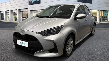 Usata 2025 Toyota Yaris Hybrid Active Utilitaria | 19.500 € (Ottimo prezzo)
