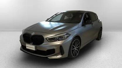 Frozen pure grey metallic Usata 2022 BMW M135 Comfort Edition Due volumi | 33.900 € (Buon prezzo)
