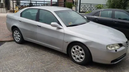 Usata Alfa Romeo 166 Exclusive 175 CV (128 kW) 2005 Grigio Berlina