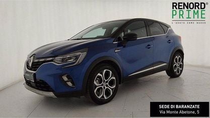 Usata Renault Captur Techno 145 CV (106 kW) 2022 Blu scuro SUV