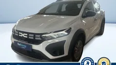 Usata 2023 Dacia Sandero Essentiel Due volumi | 15.800 € (Buon prezzo)