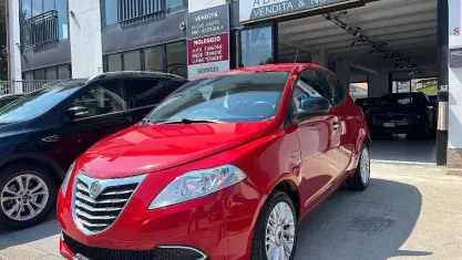 Usata Lancia Ypsilon S 95 CV (69 kW) 2014 Rosso Utilitaria