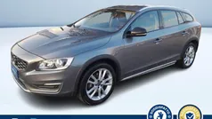 Argento metallizzato Usata 2016 Volvo V60 CC Momentum Station wagon | 14.400 € (Buon prezzo)