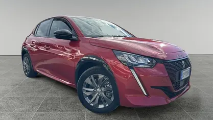 Rosso Usata 2023 Peugeot e-208 Allure Due volumi | 14.890 € (Super prezzo)