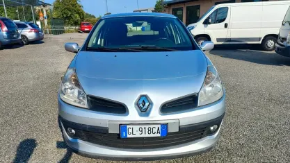 Usata Renault Clio II Dynamique 75 CV (55 kW) 2005 Argento Berlina