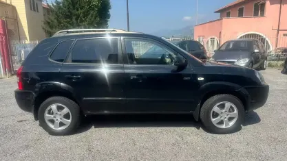 Usata Hyundai Tucson Dynamiq 140 CV (102 kW) 2007 Nero SUV