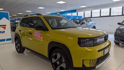 Nuova Fiat Grande Panda La Prima 111 CV (81 kW) 2025 Giallo Utilitaria