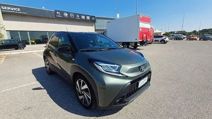 Verde Usata 2023 Toyota Aygo X Lounge SUV | 15.400 € (Buon prezzo)