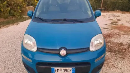 Usata Fiat Panda Lounge 75 CV (55 kW) 2012 Bluazzurro Utilitaria