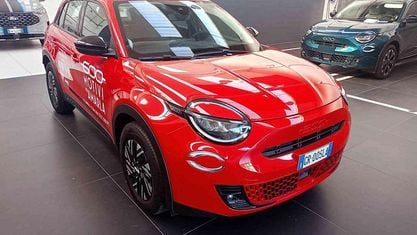 Usata Fiat 600E Red 114 kW (156 CV) 2023 Rosso SUV
