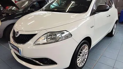Bianco Usata 2017 Lancia Ypsilon Silver Due volumi | 8600 € (Buon prezzo)