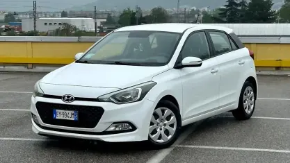 Usata Hyundai i20 Classic 75 CV (55 kW) 2015 Bianco Berlina