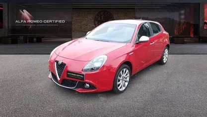 Rosso Usata 2020 Alfa Romeo Giulietta Ti Due volumi | 17.900 € (Buon prezzo)