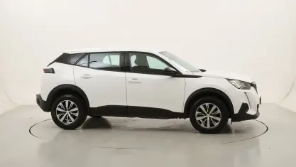 Usata Peugeot 2008 Active 110 CV (80 kW) 2022 Biancobianco SUV