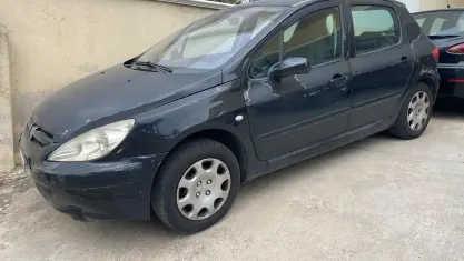 Usata Peugeot 307 90 CV (66 kW) 2002 Nero Berlina