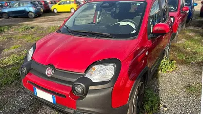 Usata Fiat Panda Cross Cross 70 CV (51 kW) 2025 Rosso Utilitaria