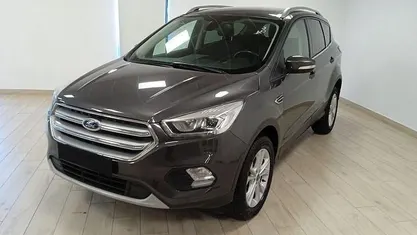 Usata Ford Kuga Titanium 120 CV (88 kW) 2018 Grigio scuro SUV