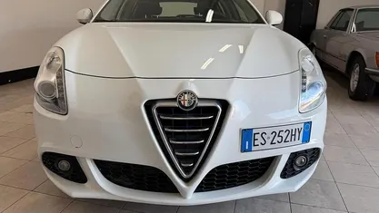 Usata Alfa Romeo Giulietta Distinctive 120 CV (88 kW) 2013 Utilitaria
