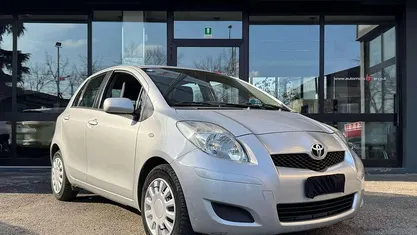 Usata Toyota Yaris Sol 90 CV (66 kW) 2009 Utilitaria