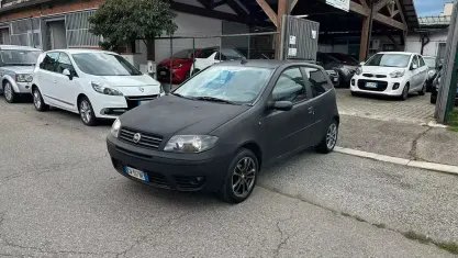 Usata Fiat Punto Dynamic 60 CV (44 kW) 2005 Nero Utilitaria