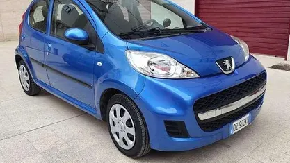 Blu Usata 2009 Peugeot 107 Due volumi | 3890 € (Buon prezzo)