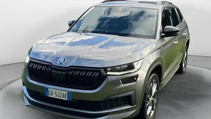 Grigio Usata 2023 Skoda Kodiaq SportLine SUV | 38.900 € (Buon prezzo)