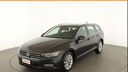 Usata VW Passat Business 150 CV (110 kW) 2023 Grigio Station wagon