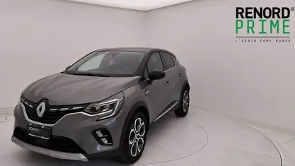 Usata Renault Captur Intens 101 CV (74 kW) 2023 Grigio scuro SUV
