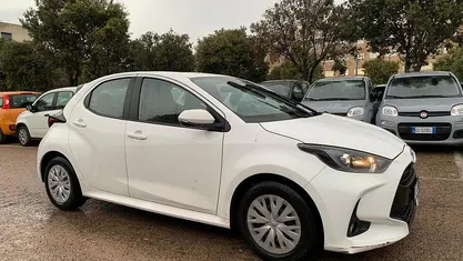 Usata Toyota Yaris Trend 72 CV (52 kW) 2023 Bianco Utilitaria