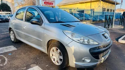 Usata 2012 Peugeot 206 | 4350 € (Cara)