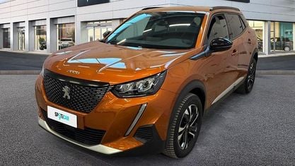 Usata Peugeot 2008 Allure 102 CV (75 kW) 2023 Arancione SUV