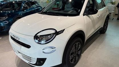 Nuova Fiat 600 Icon 145 CV (106 kW) 2026 Bianco SUV