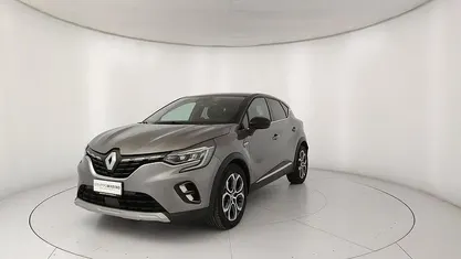 Usata 2022 Renault Captur Intens SUV | 19.100 € (Buon prezzo)