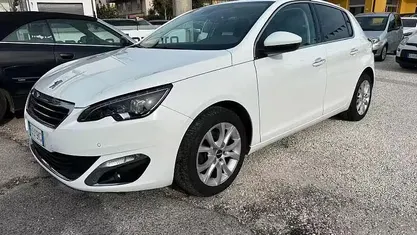 Usata Peugeot 308 Allure 120 CV (88 kW) 2015 Bianco Berlina