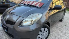 Usata 2010 Toyota Yaris Tre volumi | 3500 € (Buon prezzo)